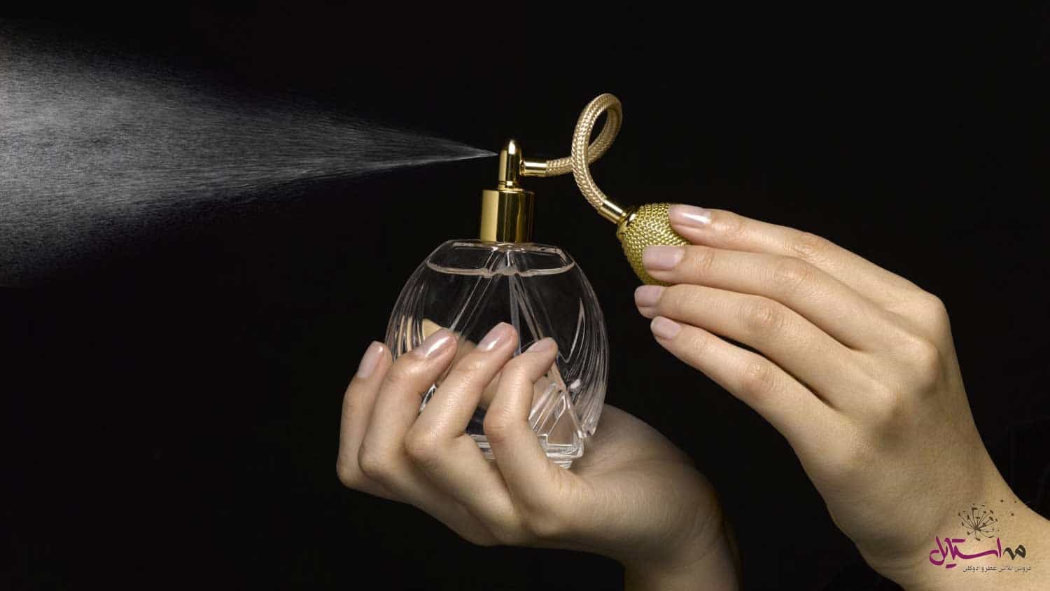 بیشتر انواع عطر زنانه در رایحه گل ها قرار می‌گیرد.